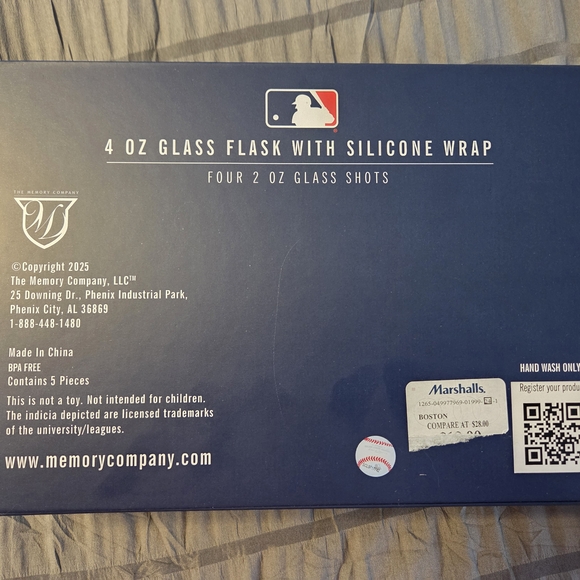 Boston Red Sox Flask and Shot Glass Set - Picture 3 of 4